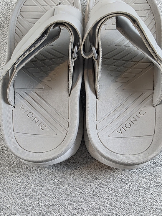 Vionic Restore II Thongs Sandals Grey White Men\'s 9.5/Wmn\'s 11 main image 10